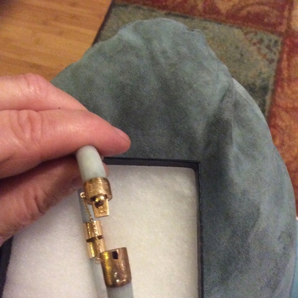 Solid jadeite and 14 karat gold bracelet. Vintage - Picture 3 of 4